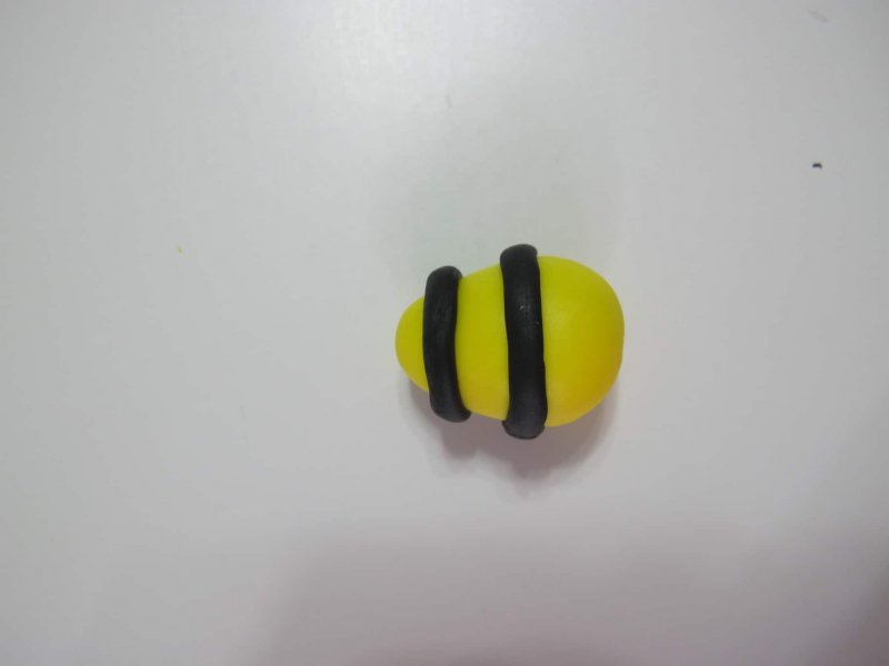 Лепка из пластилина Пчелка