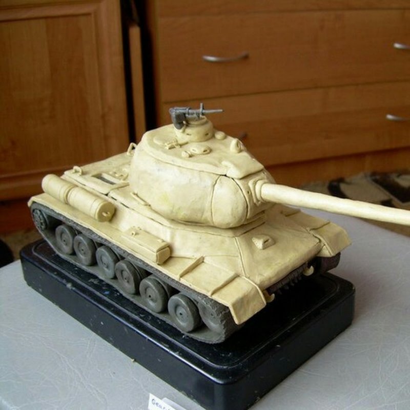 Танк т-34 из скульптурного пластилина