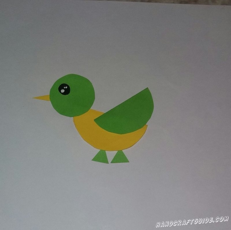Птичка из цветной бумаги