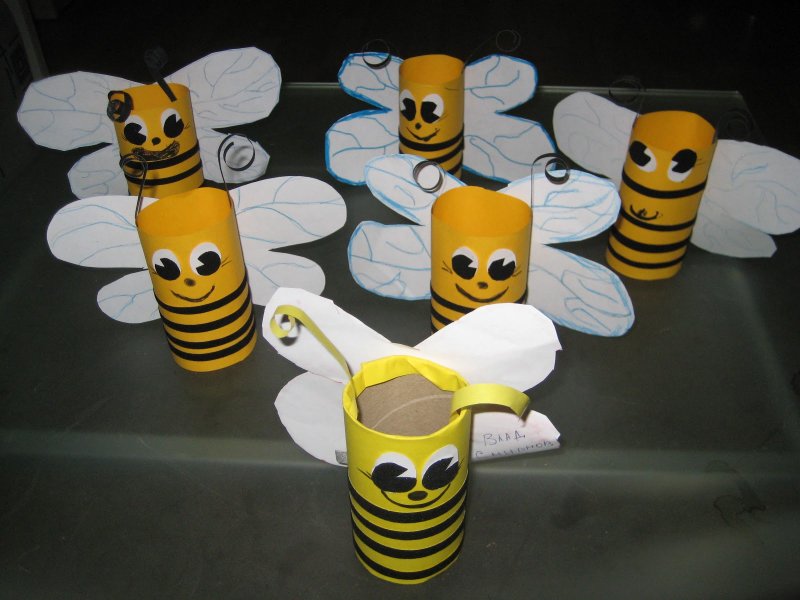 Пчелки из киндеров