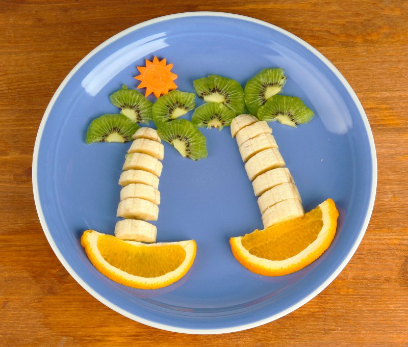 Завтрак из фруктов для детей