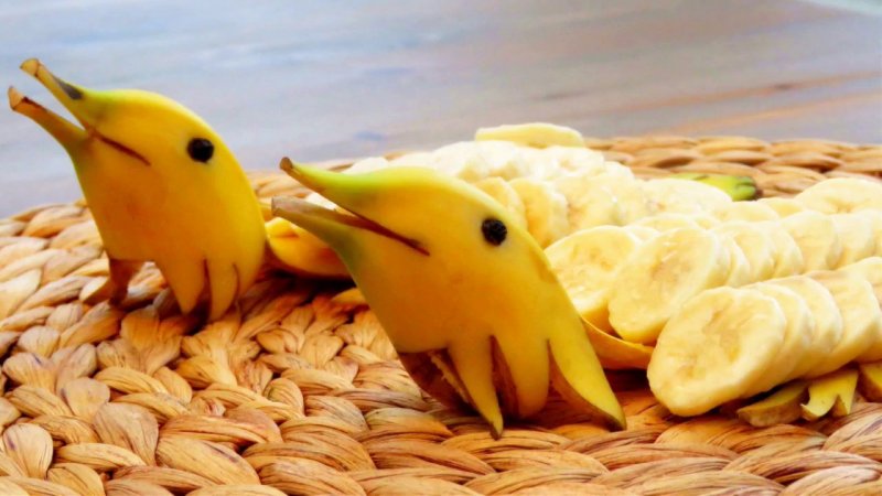 Карвинг Дельфин из банана