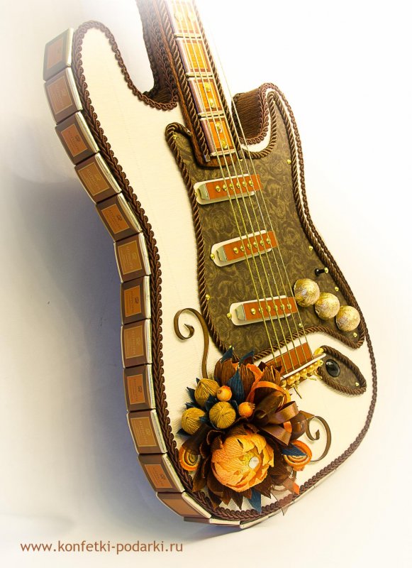 Гитара из природных материалов