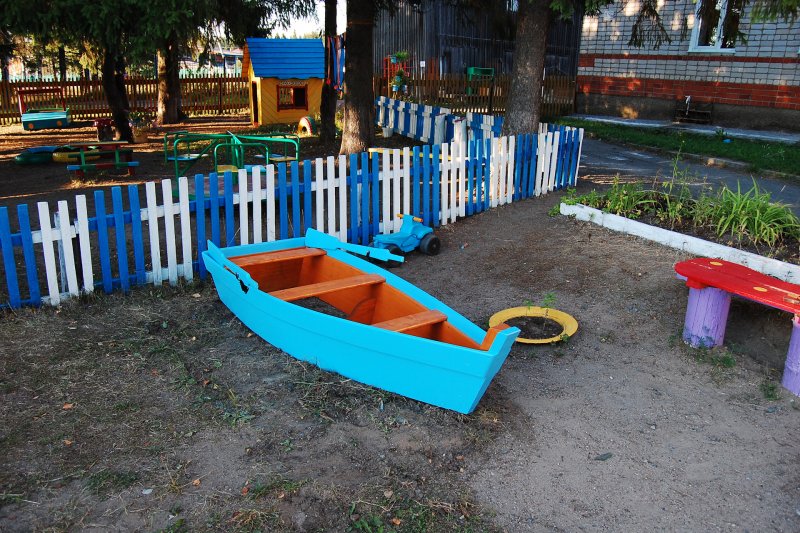 Лодка для детской площадки