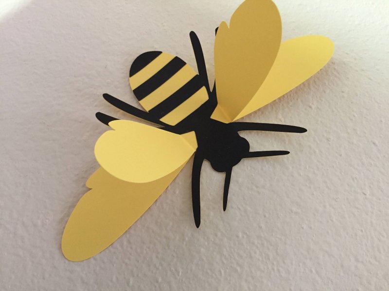 Поделка из бумаги пчела на цветке