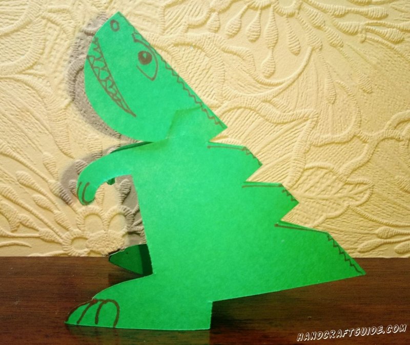 Динозаврик из пластилина для детей