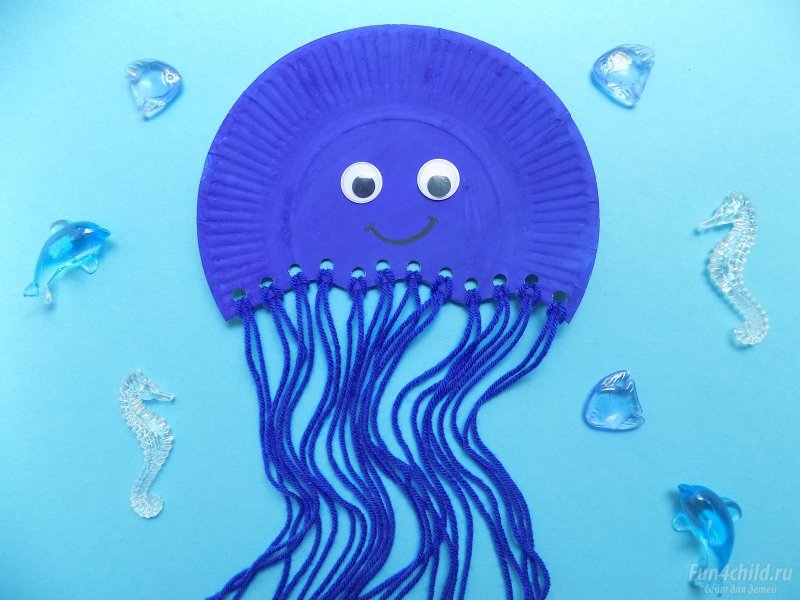 Медуза из одноразовых тарелок