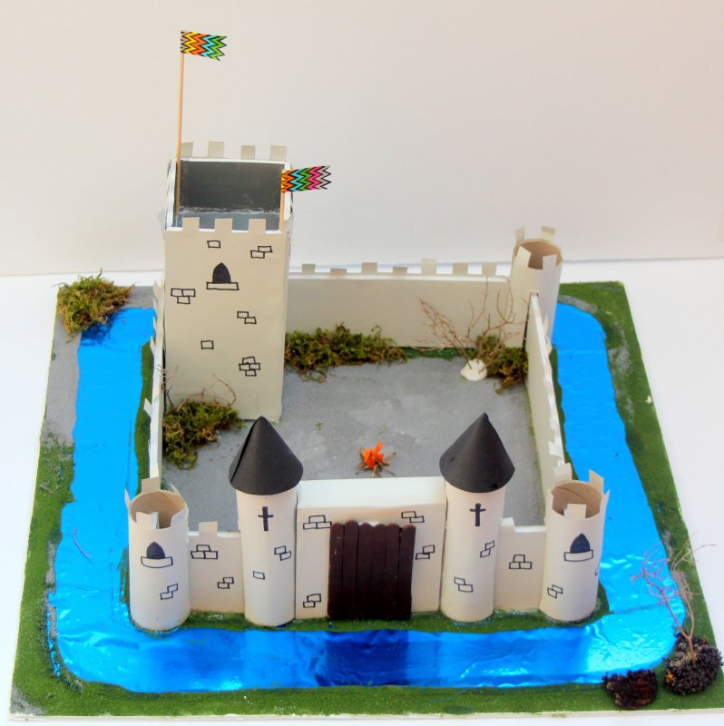Легкий макет рыцарского замка
