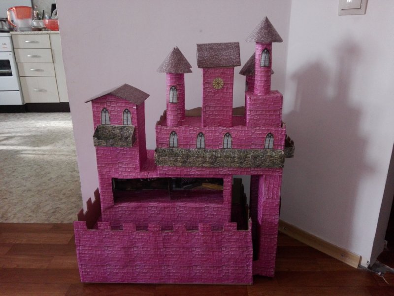 Замок из коробок