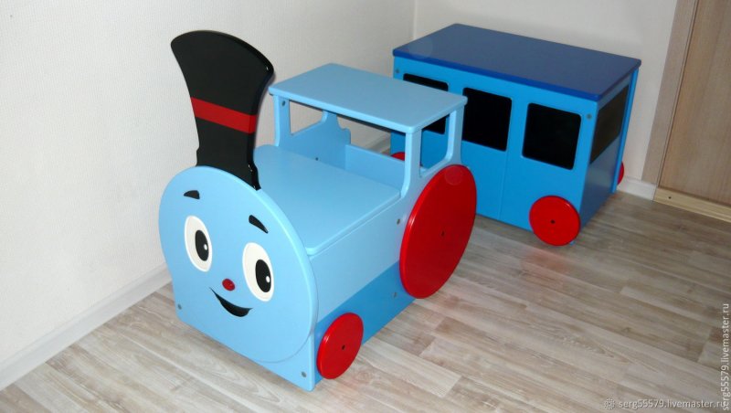 Поезд из коробки для детского сада