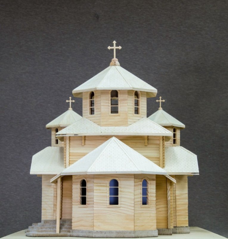 Церковь из картона