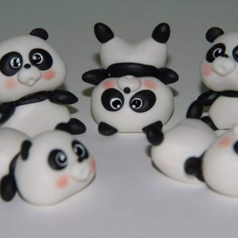 Фигурки панды из глины