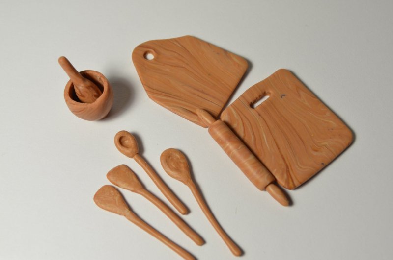 Кукольная посуда деревянная