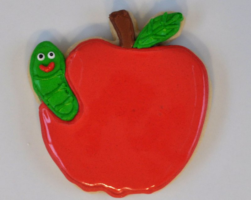 Яблоко из пластилина для детей