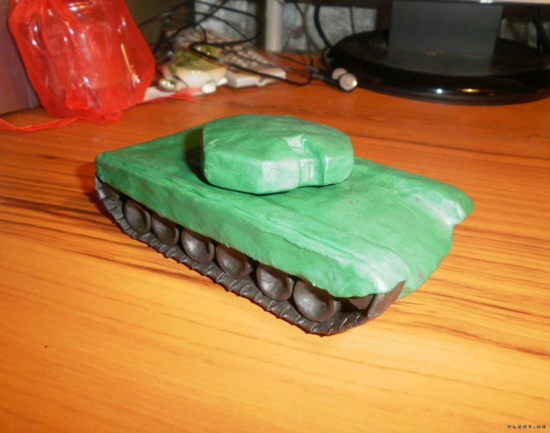 Современный танк из пластилина