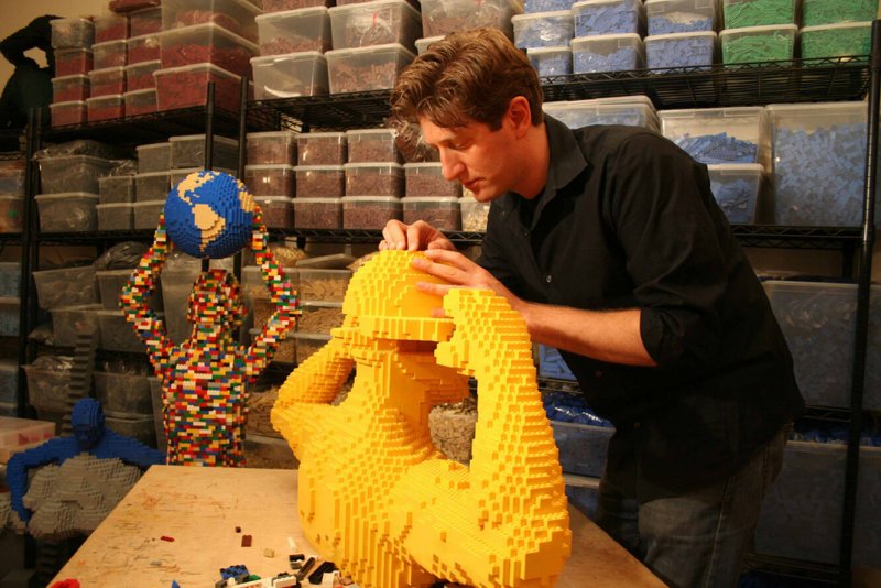Натан Савайя LEGO-художник