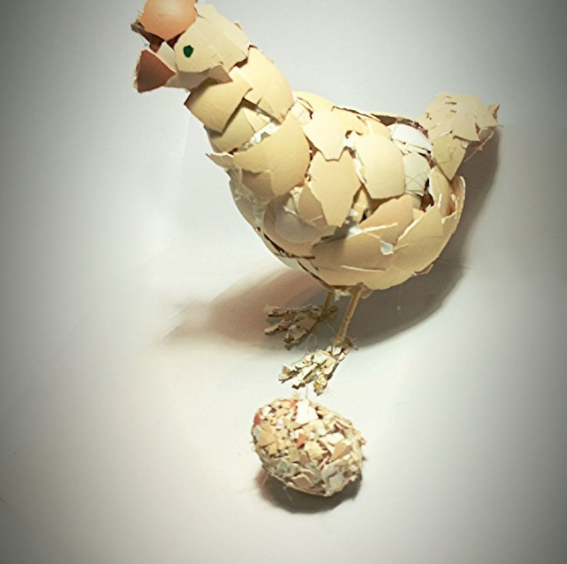 Курица из яичной скорлупы