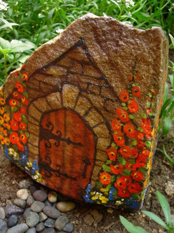 Разукрашенные камни для сада