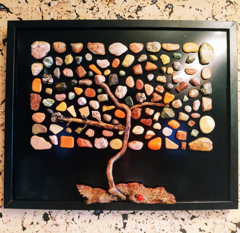 Дерево из морских камней