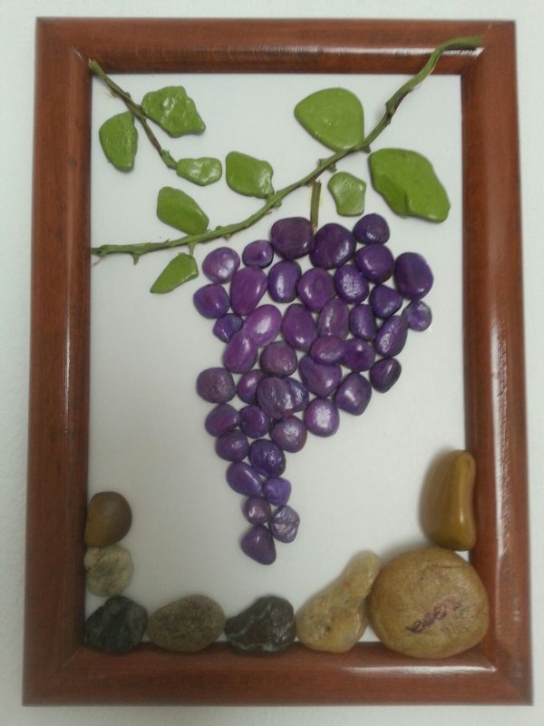 Панно виноград из желудей