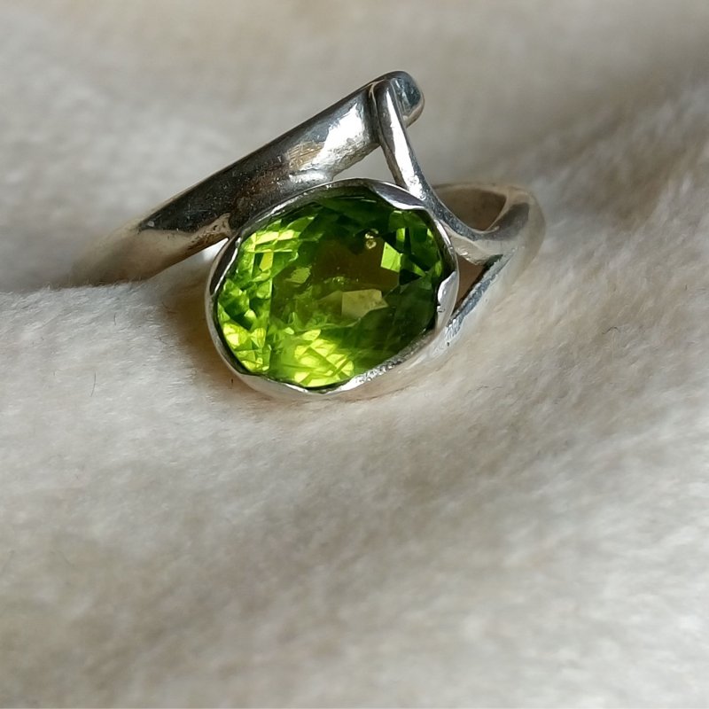Оливин-хризолит кольцо