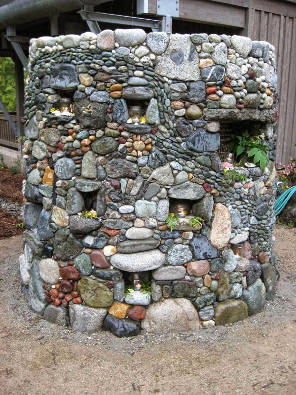 Декорации из камней на даче