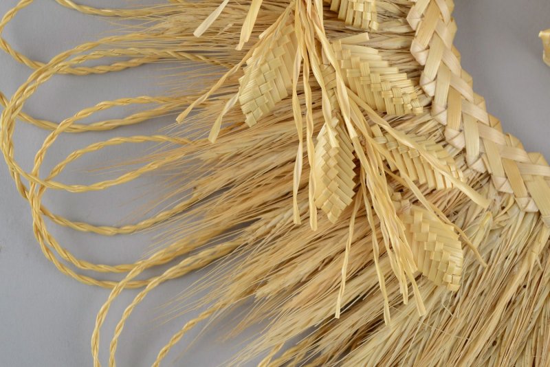 Украшения из стеблей пшеницы