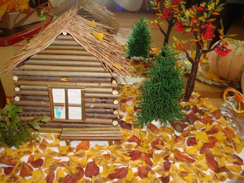 Осенняя поделка домик