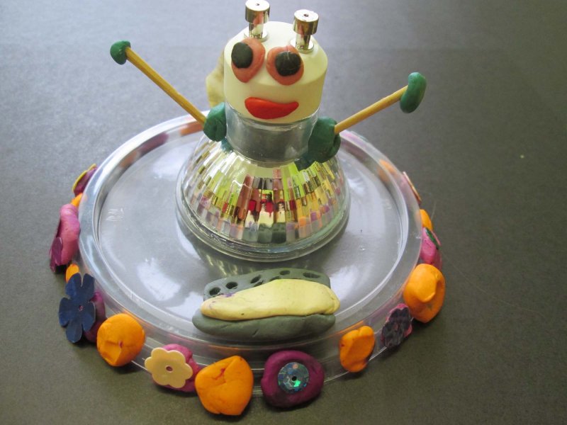 Инопланетная тарелка игрушка