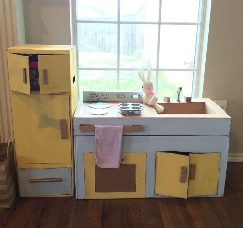 Кухонная мебель из картона для детей