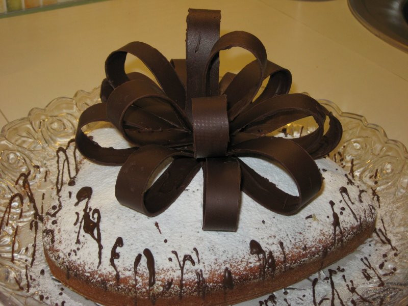 Декор из шоколада для торта