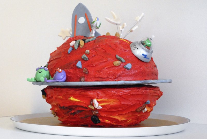 Торт в виде планеты Марс