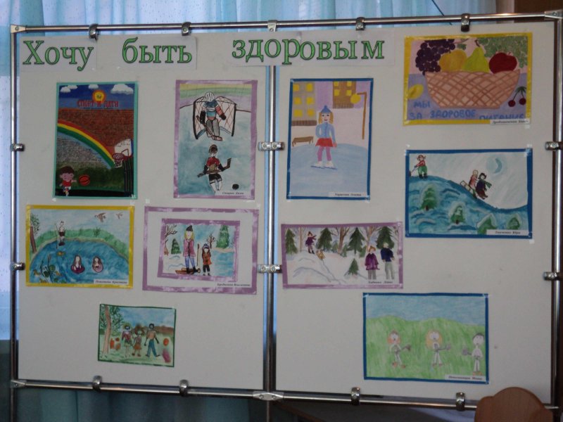 Выставка рисунков в детском саду