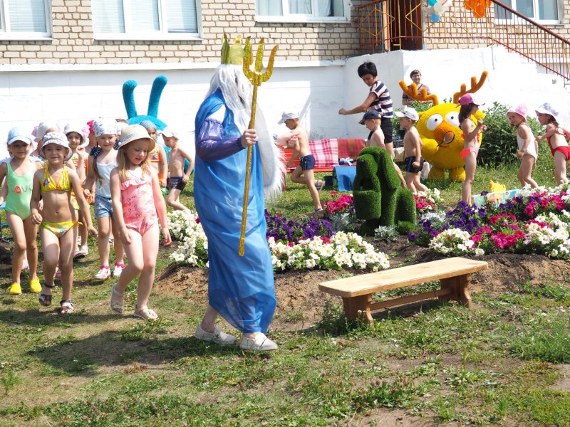 Праздник день Нептуна в детском саду на улице