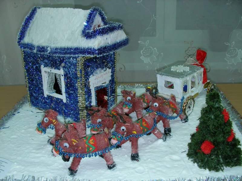 Сказочный дом Деда Мороза поделка в садик