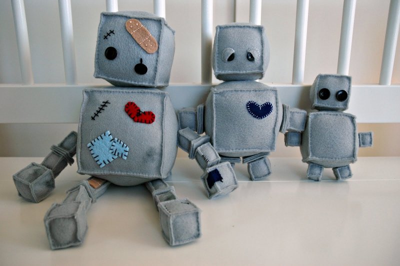 Игрушки из ткани робот