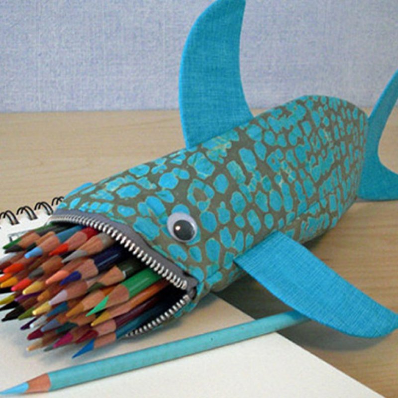 Акула из цветной бумаги