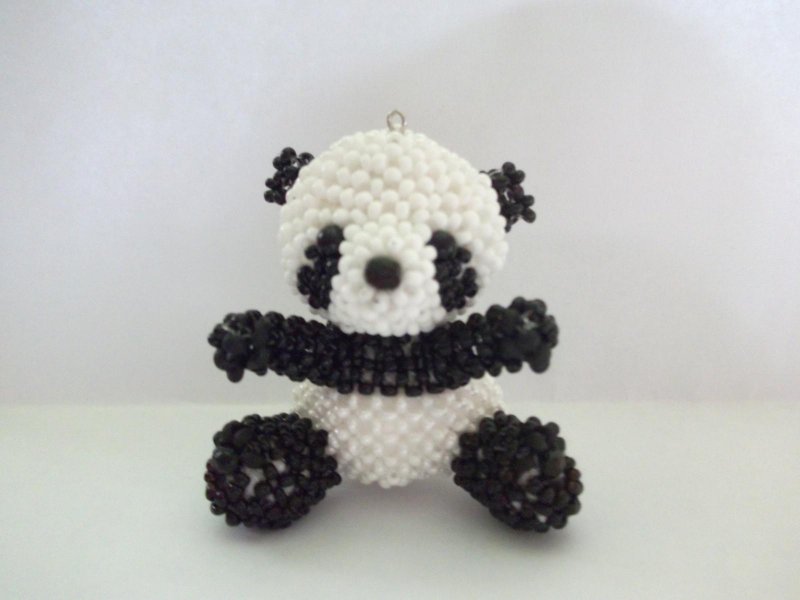 Панда из бисера объемная
