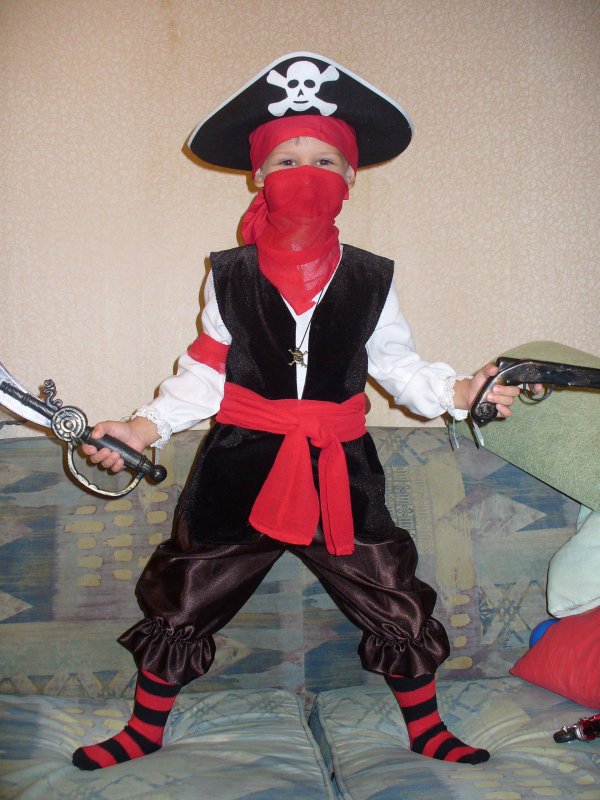 Новогодний костюм пирата для мальчика