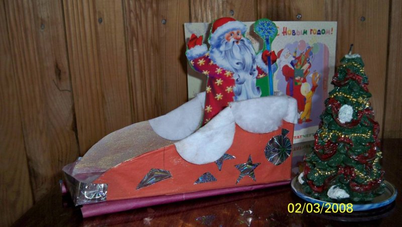 Сани Деда Мороза из коробок