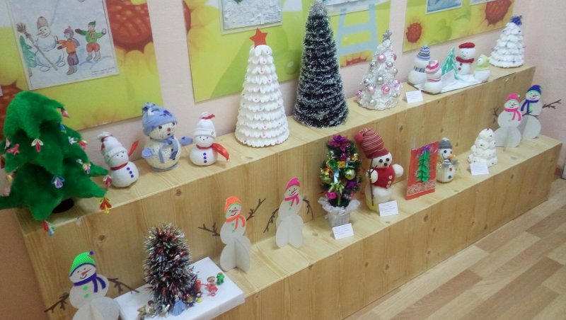 Выставка мастерская Деда Мороза в детском саду