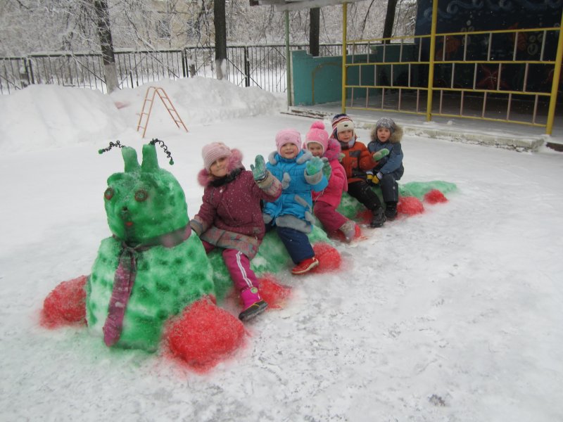Фигуры из снега в детском саду
