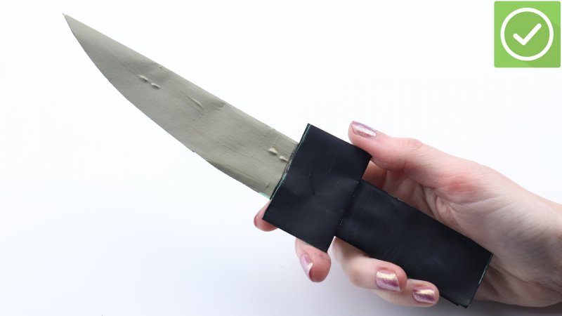 Нож из картона