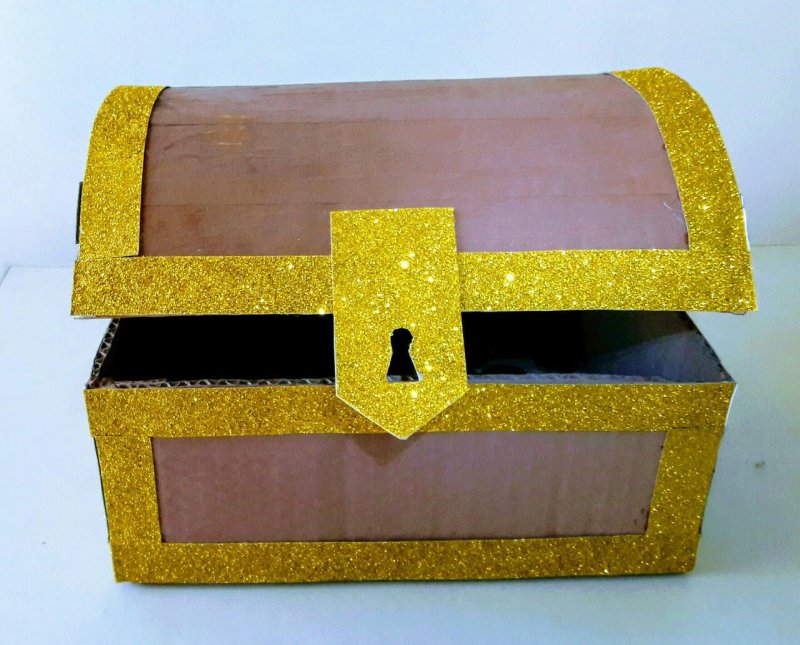 Пиратский сундук из коробки