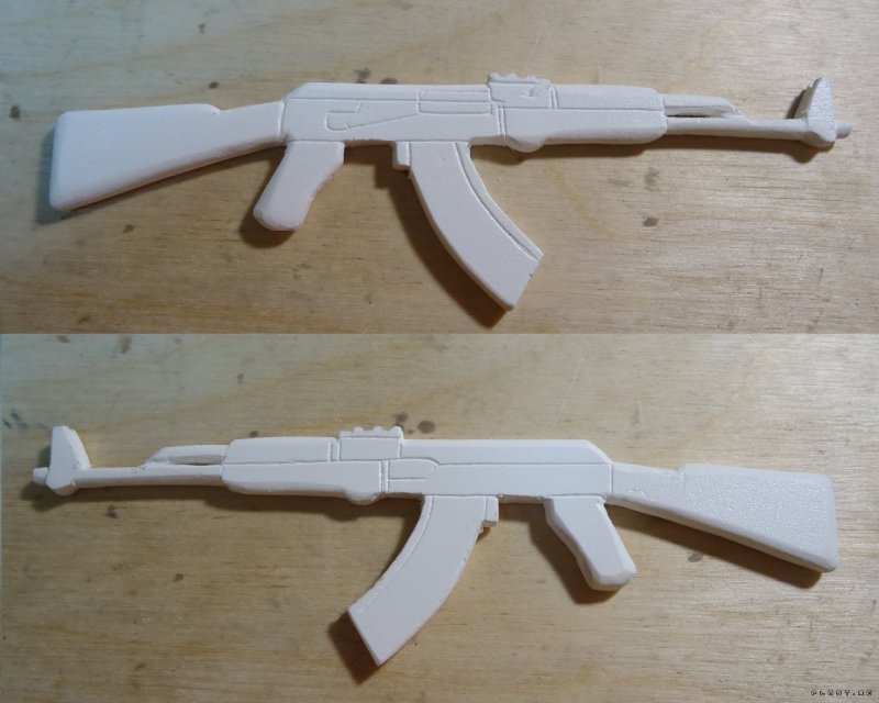 Автомат АК-47 из фанеры вид сзади
