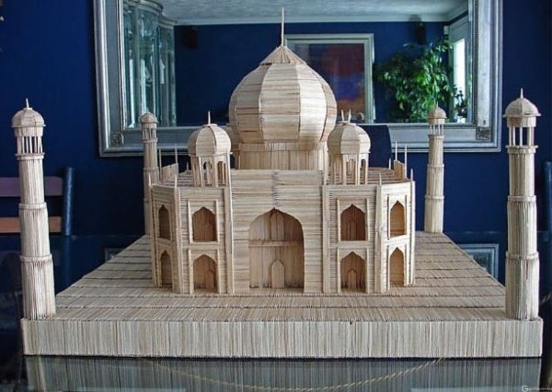 Модель храма из бумаги