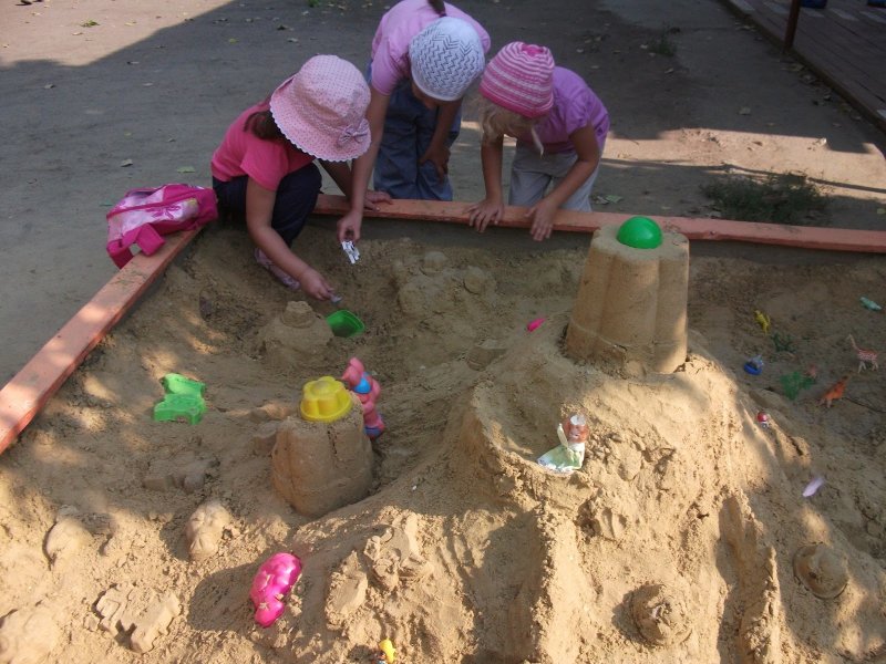 Песочница в детском саду