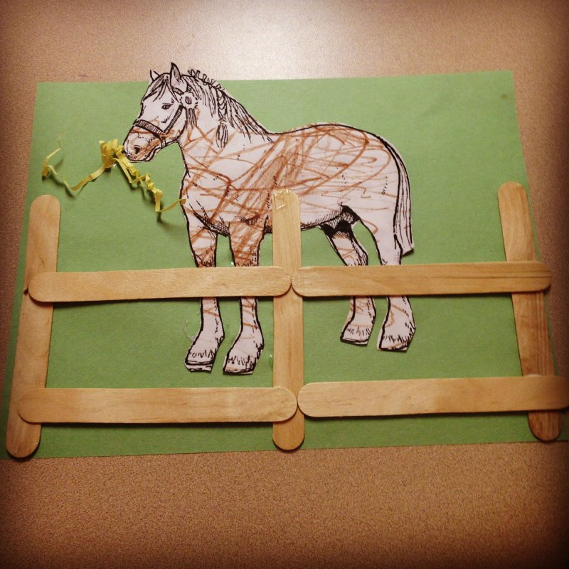 Лошадь из подручных материалов