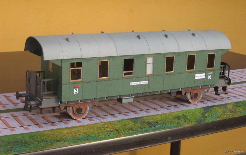 Бумажная модель пассажирского вагона