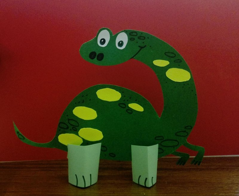Динозавр из цветной бумаги